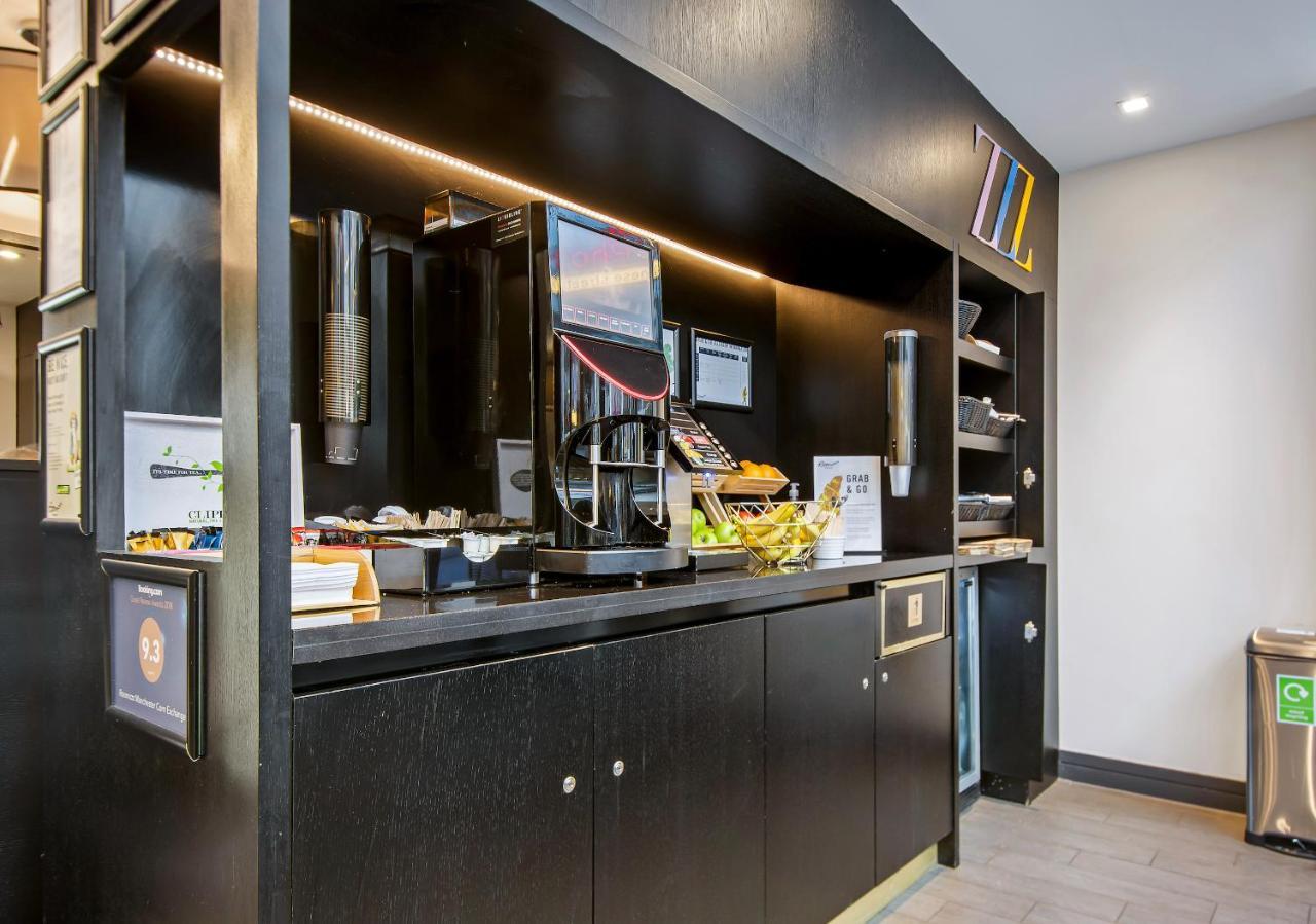 Aparthotel Roomzzz Victoria 4*